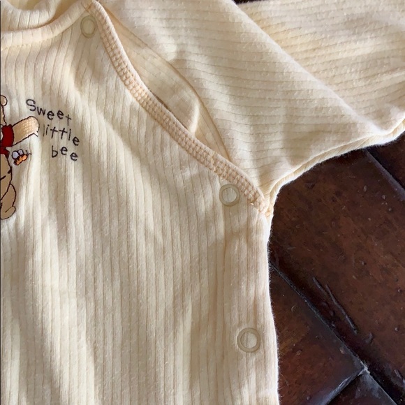 Kids romper Pooh with hat outfit 6-9 month - Picture 4 of 6